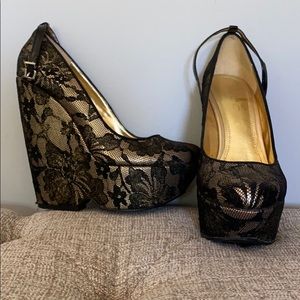 Gold and black wedges.